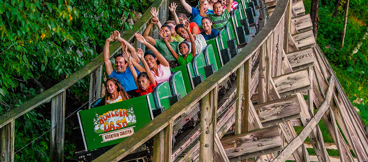 53 Brits Travel Across the Pond to Ride the World's Best Wooden Coaster,  Boulder Dash at Lake Compounce